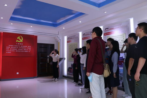 鄭州輕工業(yè)大學(xué)藝術(shù)設(shè)計學(xué)院組織學(xué)生黨員赴新鄭西泰山廉政教育基地開展學(xué)習(xí)交流活動